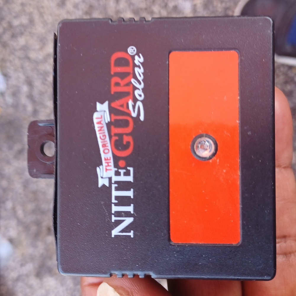 A Solar-Powerd Flash of Danger that repels night predator. A box of 4 PACK.